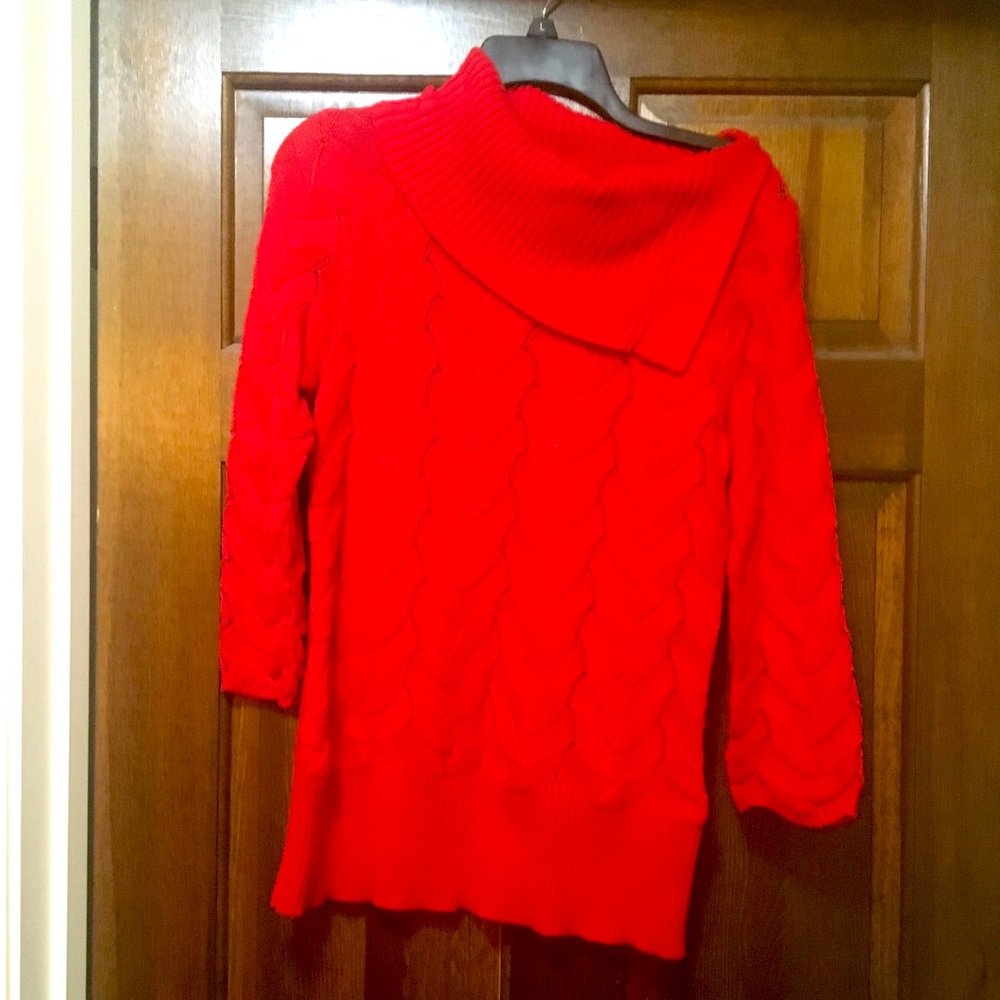🔥 DEAL Beautiful Detailed Kim Rogers Sweater. Can be worn off one shoulder. Cow…